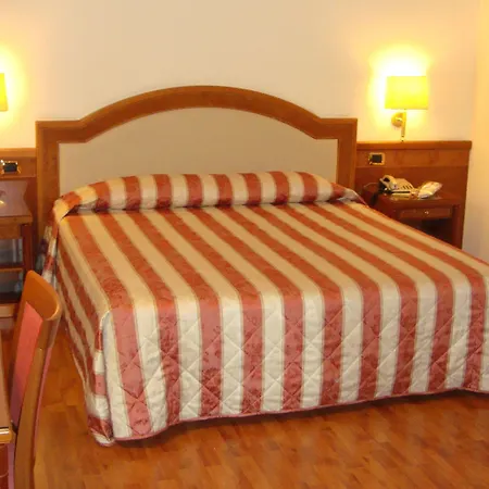 Hotel Albergo Corona 3*