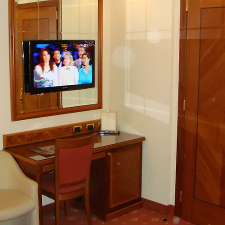 Ξενοδοχείο Albergo Corona Domodossola