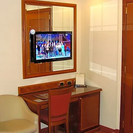 Hotel Albergo Corona 3*