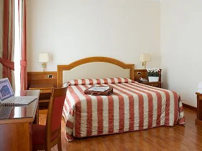 Albergo Corona מלון 3*