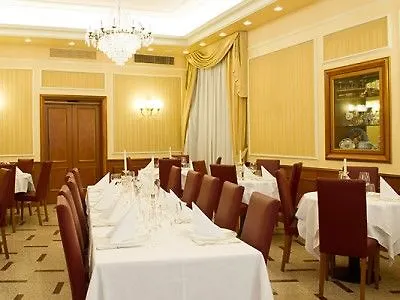 Albergo Corona מלון