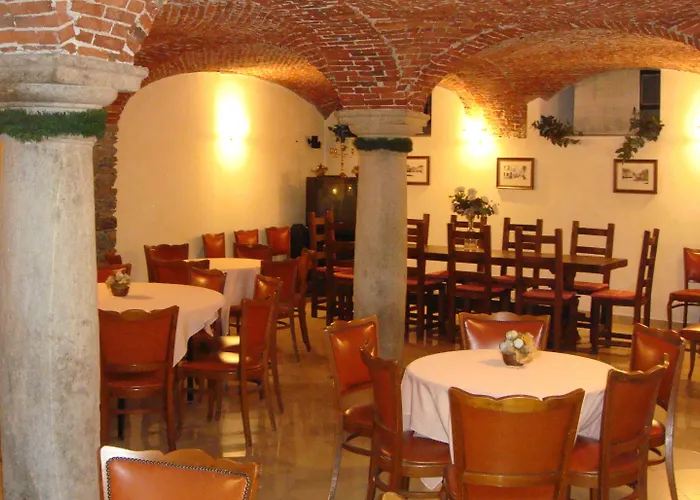 فندق Albergo Corona دومودوسولا